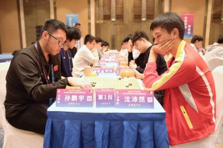 最新围棋比赛激战正酣，群雄逐鹿，热血对决