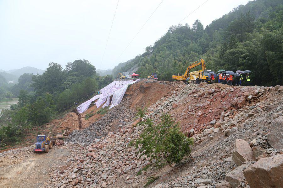 铁路塌方事故全面解析，最新消息、事故原因及应对措施